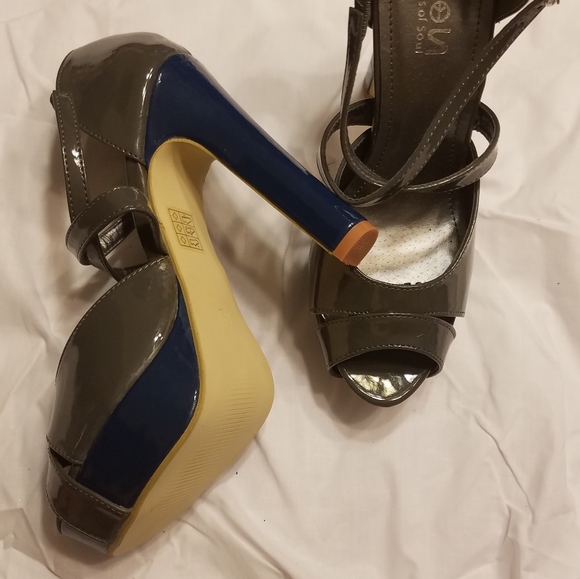 Patent heels - Picture 7 of 9